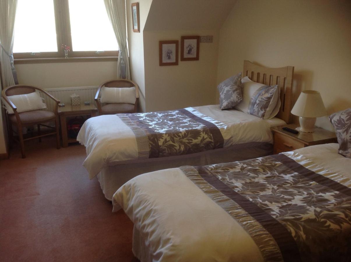 Ronaldsvoe Bed And Breakfast Fort William Exterior foto
